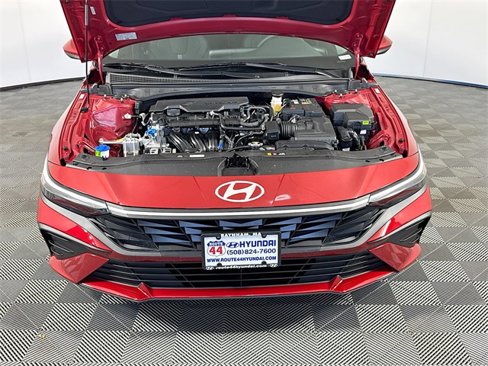 New 2025 Hyundai Elantra SE image 9