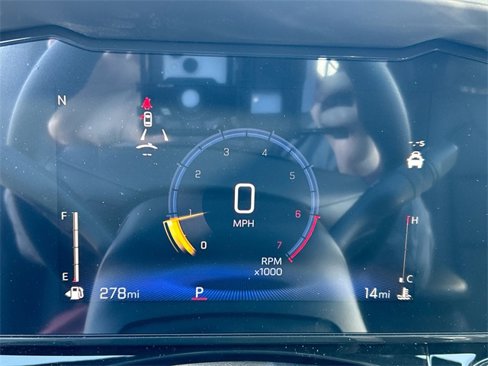 New 2025 Chevrolet Trax RS w/ Sunroof Package image 11