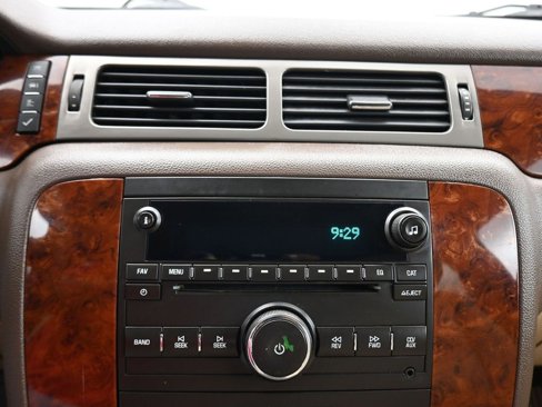 Used 2014 Chevrolet Tahoe LT image 17