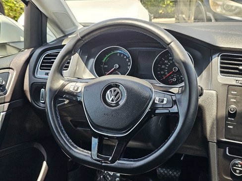 Used 2019 Volkswagen e-Golf SE w/ Driver Assistance Package image 37