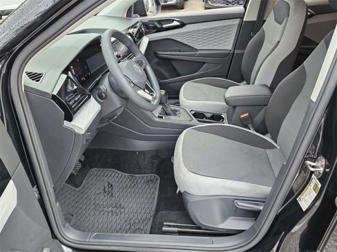 Certified 2022 Volkswagen Taos S image 3
