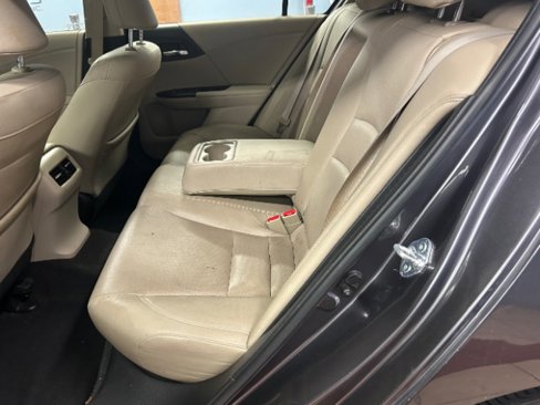 Used 2017 Honda Accord Touring image 14