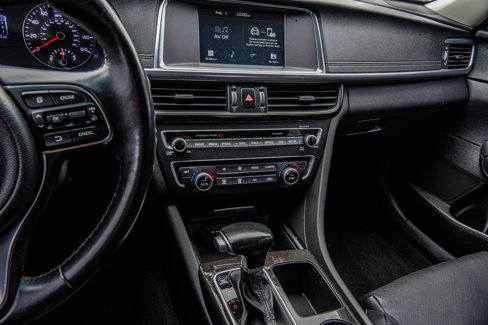 Used 2017 Kia Optima EX image 25