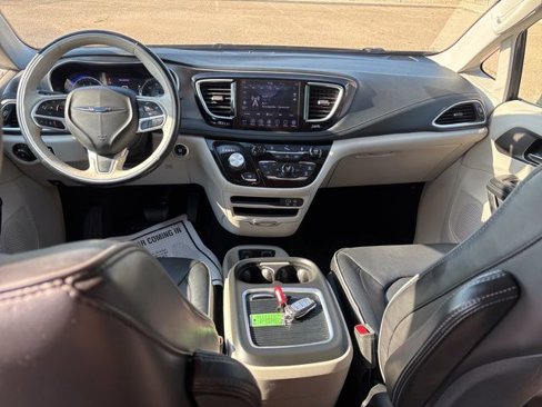 Used 2019 Chrysler Pacifica Limited image 22