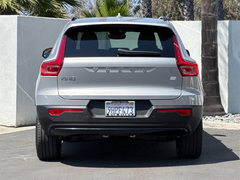 Certified 2023 Volvo XC40 Recharge Ultimate image 4