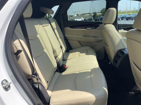 Used 2017 Cadillac XT5 Luxury w/ Driver Awareness Package image 26