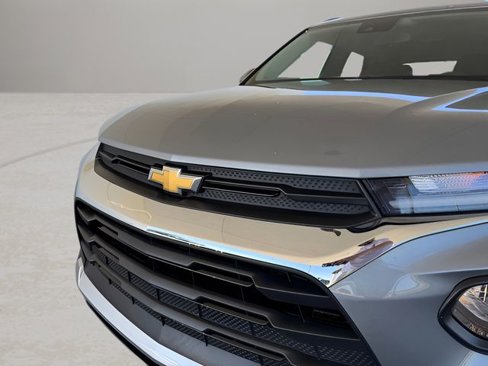 Used 2023 Chevrolet TrailBlazer LT image 2