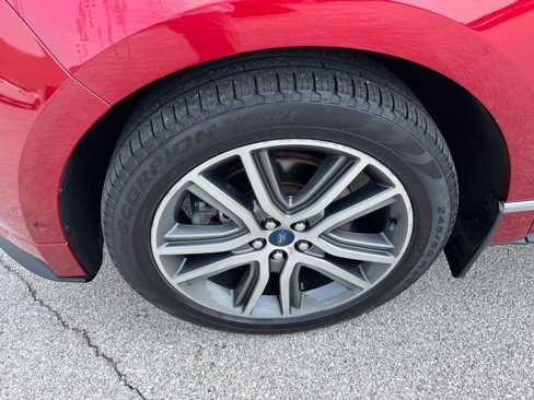 Used 2019 Ford Edge Titanium image 39
