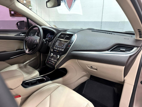 Used 2019 Lincoln MKC Premiere image 25