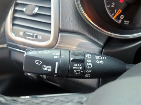 Used 2019 Jeep Grand Cherokee Limited image 17