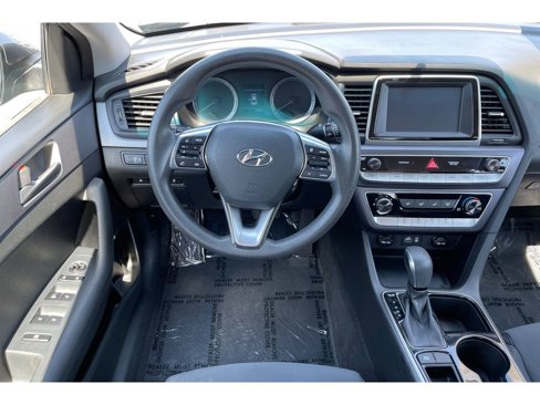 Used 2018 Hyundai Sonata SE w/ Cargo Package image 16