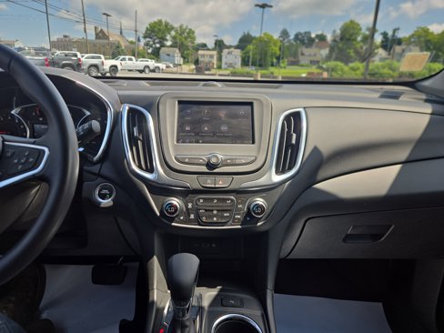Used 2022 Chevrolet Equinox LT image 24