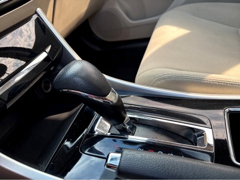 Used 2016 Honda Accord EX image 16