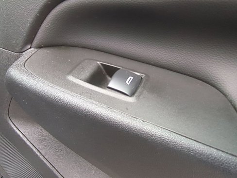 Used 2022 Chevrolet Equinox LT image 39