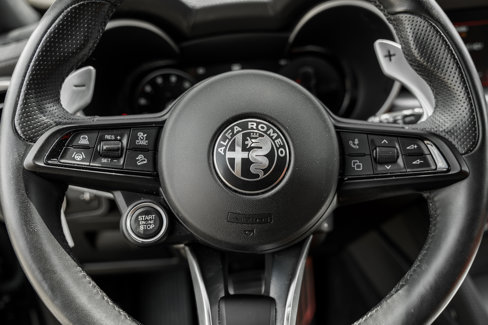 Used 2024 Alfa Romeo Stelvio Veloce image 16