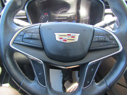 Used 2017 Cadillac XT5 Luxury image 12