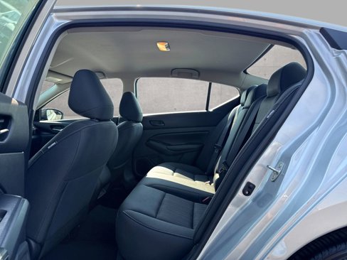 Used 2024 Nissan Altima 2.5 SV image 9