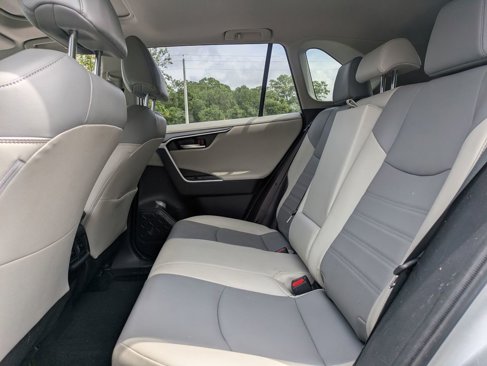 Used 2019 Toyota RAV4 Limited image 29