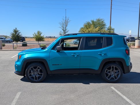 Used 2021 Jeep Renegade Latitude image 2