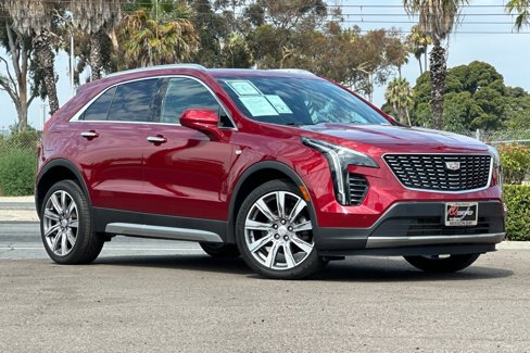 Used 2019 Cadillac XT4 Premium Luxury image 2