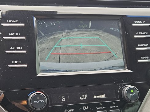 Used 2018 Toyota Camry SE image 24