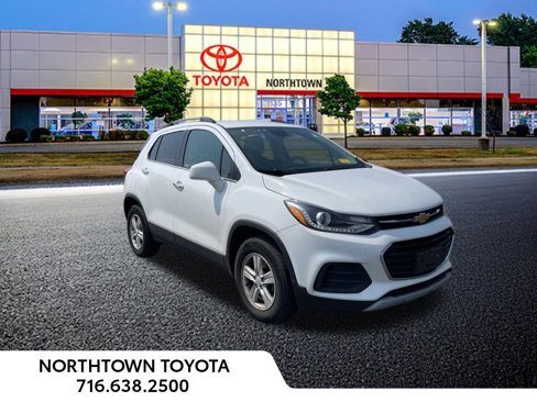 Used 2020 Chevrolet Trax LT w/ LT Convenience Package image 8
