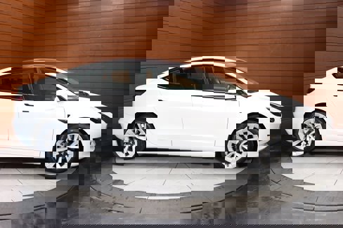 Used 2022 Tesla Model 3 Standard Range image 18
