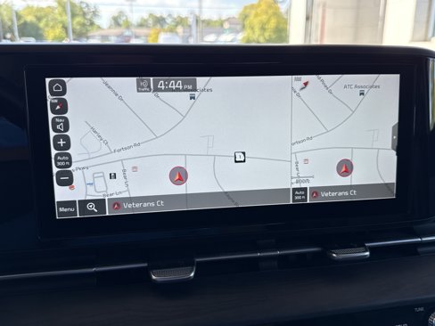 Used 2022 Kia Carnival EX image 46