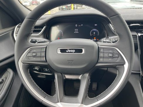 New 2025 Jeep Grand Cherokee L Altitude image 20