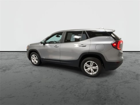 Used 2024 GMC Terrain SLE image 6