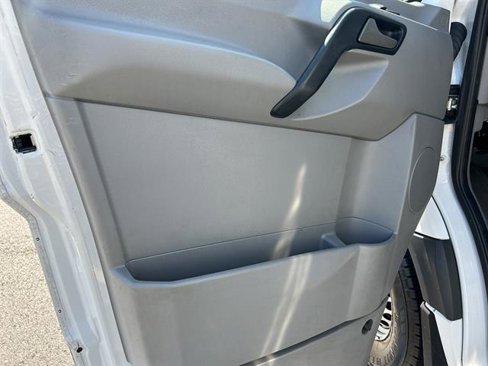 Used 2014 Freightliner Sprinter 2500 image 16