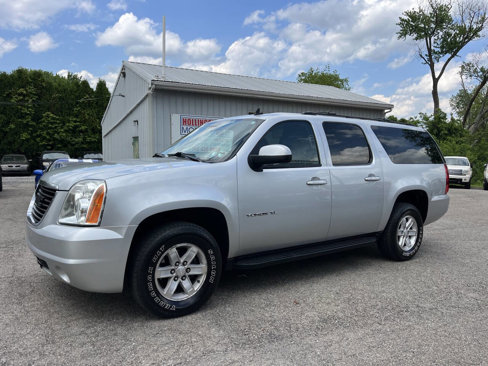 Used 2012 GMC Yukon XL SLT w/ SLT-2 Equipment Package image 1