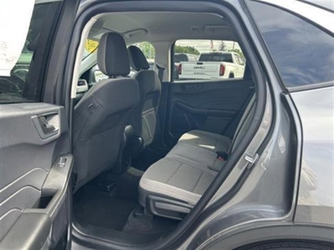 Used 2022 Ford Escape SE image 13