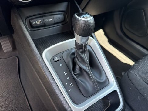 Certified 2022 Hyundai Venue SE w/ Cargo Package image 8