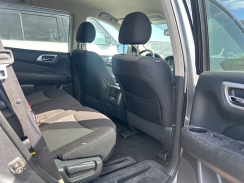 Used 2020 Nissan Pathfinder SV image 25
