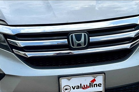 Used 2018 Honda Pilot Touring image 29