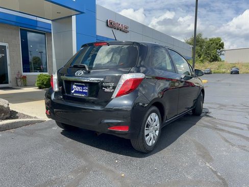 Used 2013 Toyota Yaris L image 7
