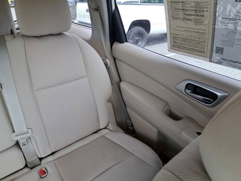 Used 2017 Nissan Pathfinder SV w/ Cargo Package image 6