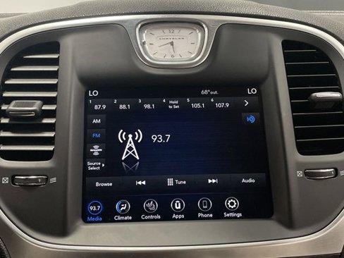 Used 2021 Chrysler 300 Touring L image 17
