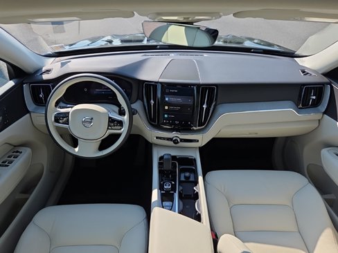 Certified 2024 Volvo XC60 B5 Plus image 5