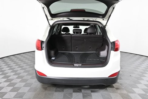 Used 2010 Hyundai Tucson Limited image 9