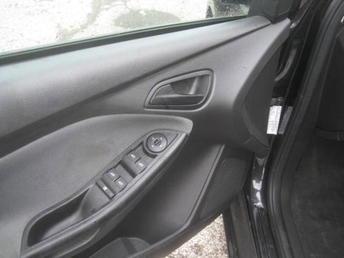Used 2012 Ford Focus SE image 16
