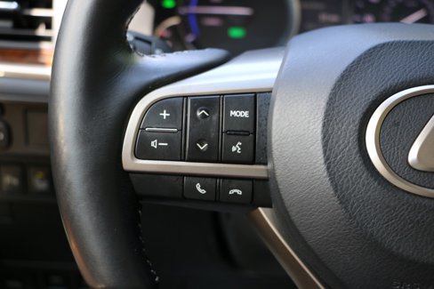 Used 2016 Lexus ES 300h image 19