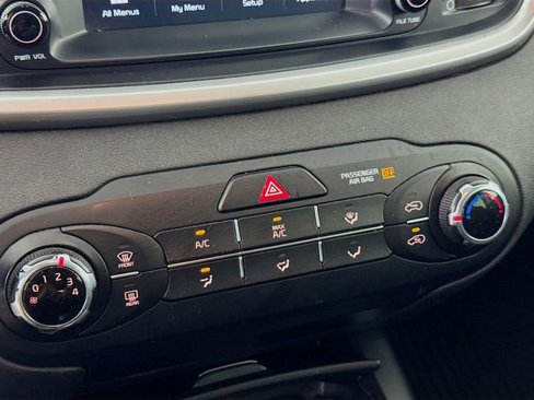 Used 2019 Kia Sorento LX image 18