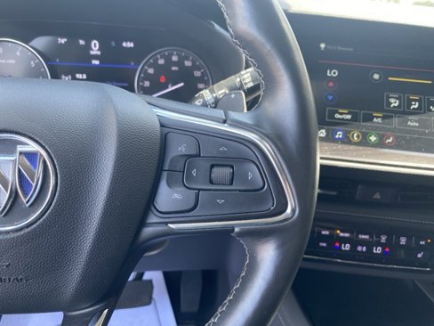 Used 2023 Buick Envision Essence image 25