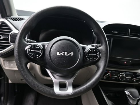 Used 2023 Kia Soul LX image 14