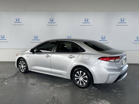 Used 2021 Toyota Corolla LE image 4