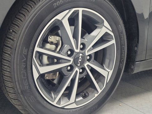 Used 2024 Kia Forte LXS image 31