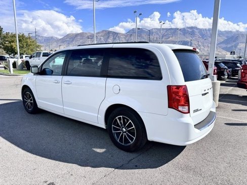 Used 2018 Dodge Grand Caravan GT image 4