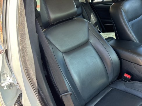 Used 2015 Chrysler 300 Limited image 26